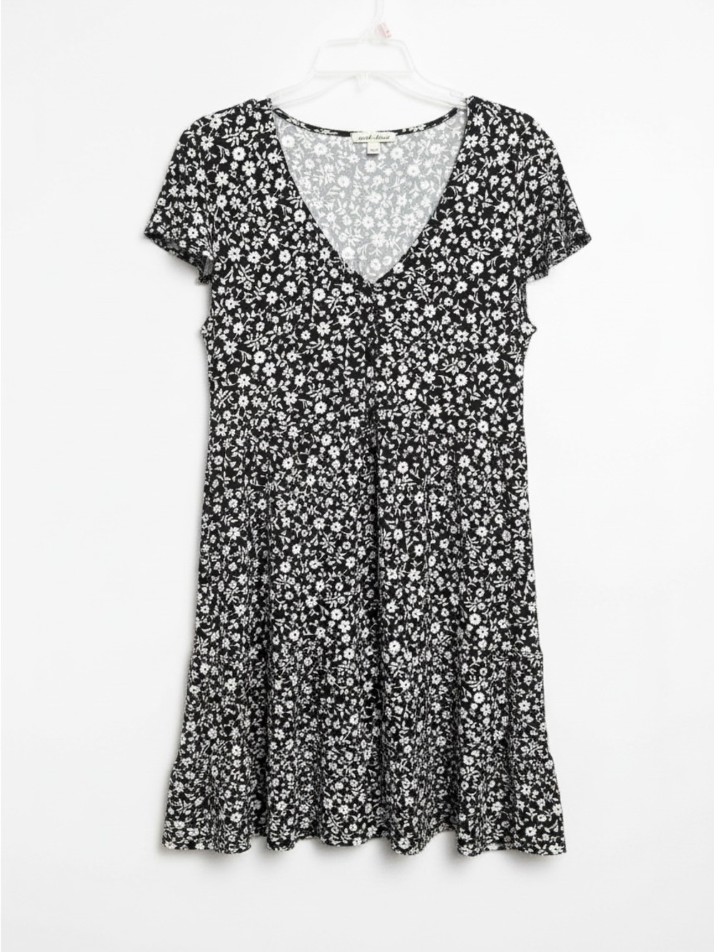 Derek Heart Black Floral V-Neck Short Sleeve Dress